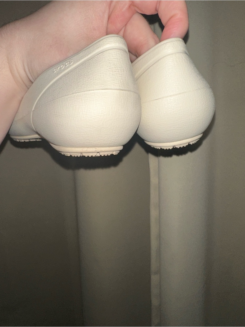 Crocs women's cap toe flats in stucco and black size 5 - Picture 4 of 5